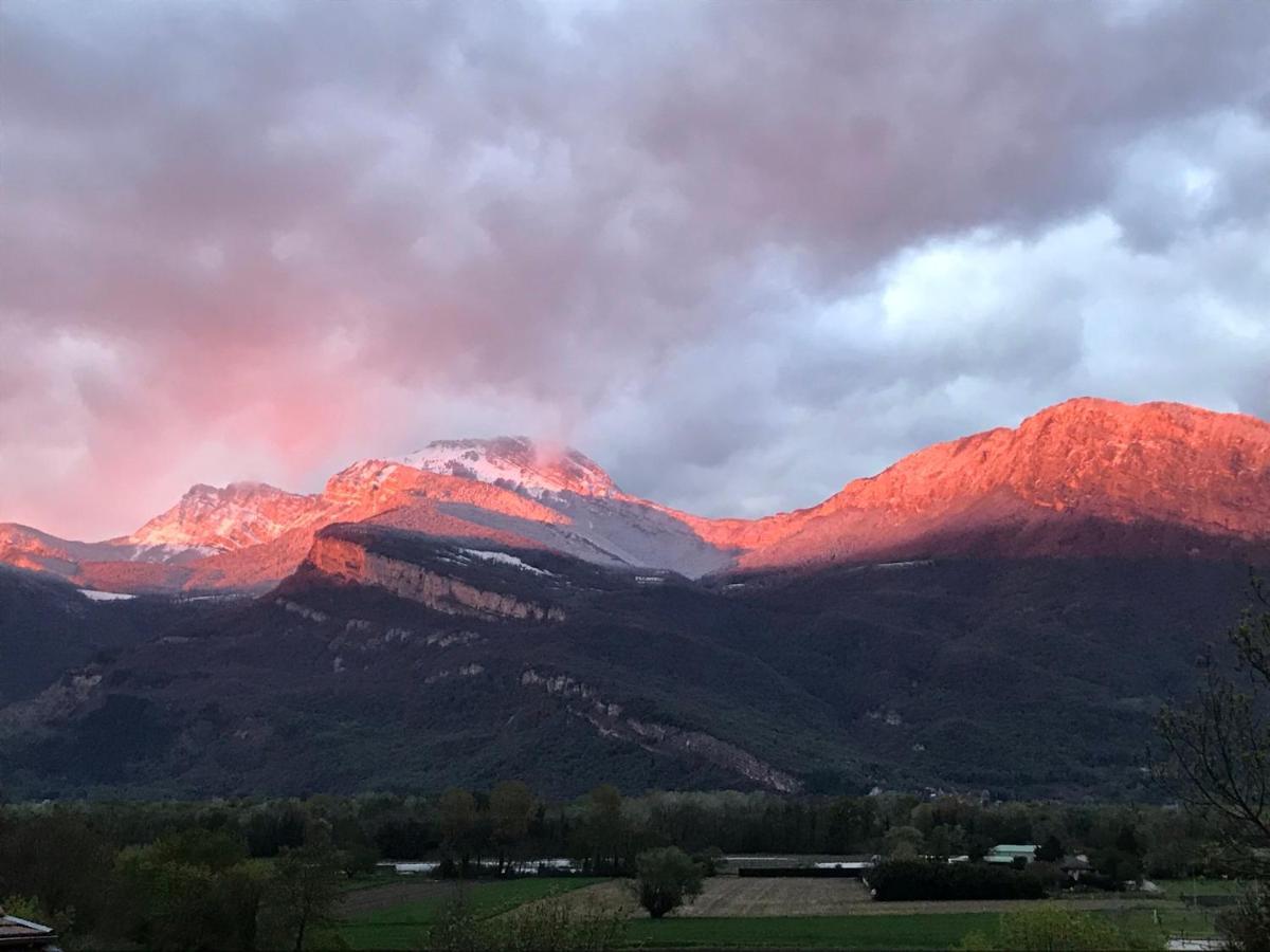 Vila La Dent Du Loup A La Campagne, Proche De Grenoble Noyarey Exteriér fotografie
